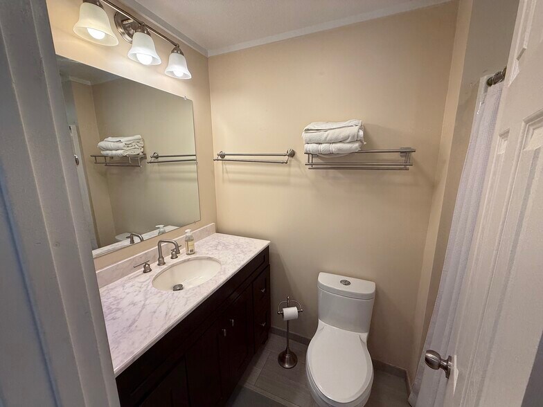 Building Photo - 91-703 Oneula Pl