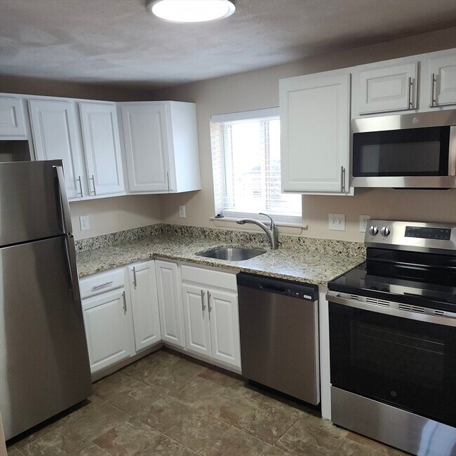 Building Photo - 80 Charlesbank Way