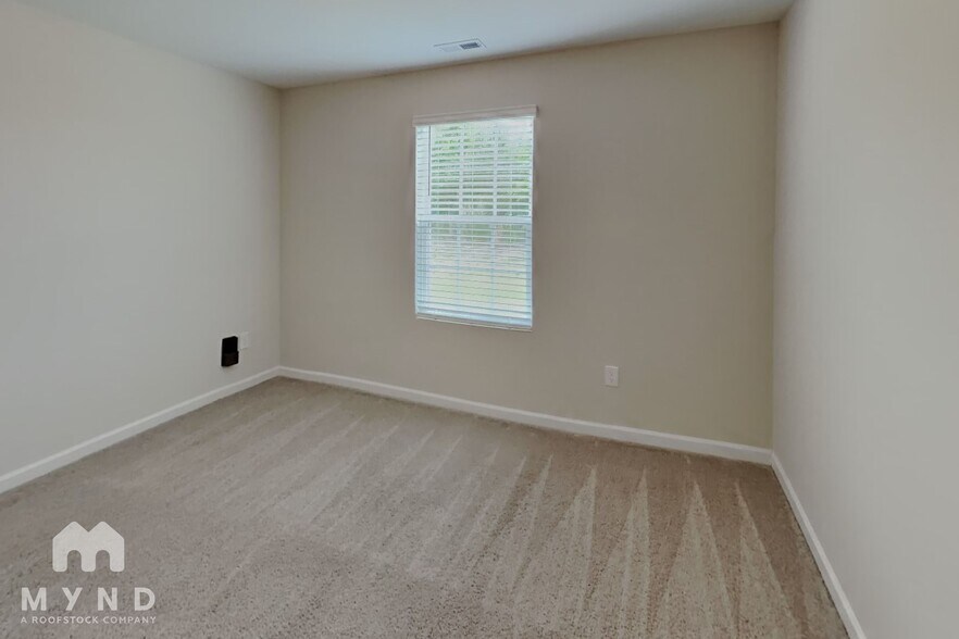 Building Photo - 6823 Hardwick Ln