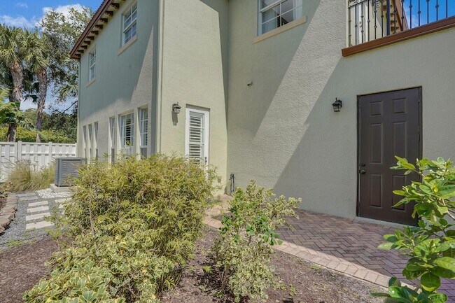 Building Photo - 138 Via Palma Ln