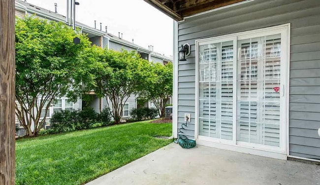 Building Photo - Spacious 3-Story Townhome Near Crabtree – Available January 15