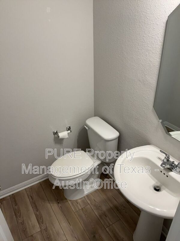 Building Photo - 3200 College Park Dr