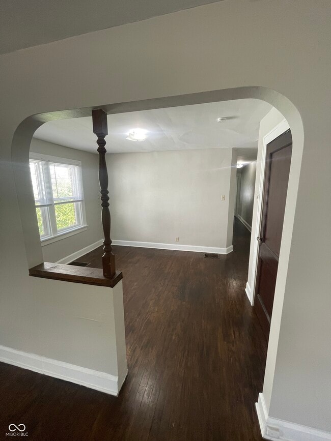 Building Photo - 841 N Emerson Ave