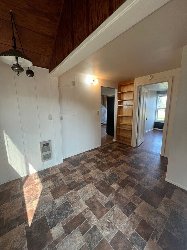 Building Photo - 3-Bedroom 2-Bathroom house in Pleasant hill