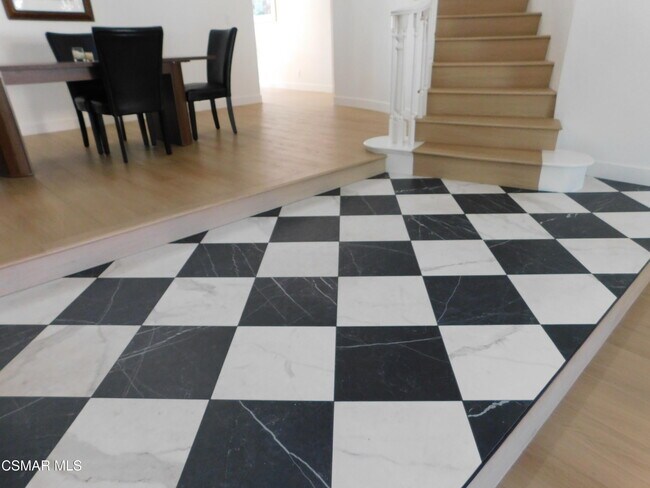 Building Photo - 30024 Quail Run Dr