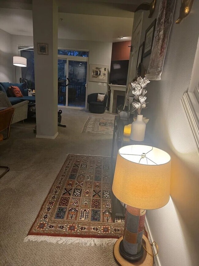 Building Photo - Bright & Renovated 3-Bed Condo in Northshore Summit