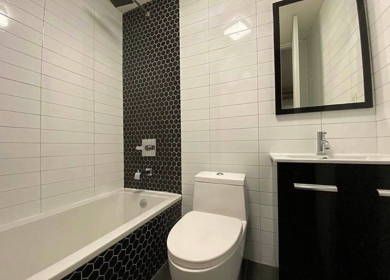 Building Photo - 1076 Greene Ave