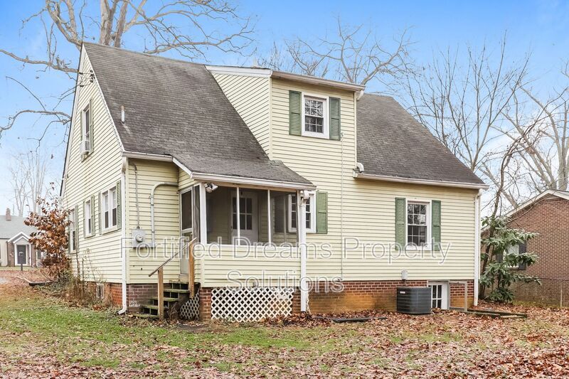 Building Photo - 1252 Brookwood Dr