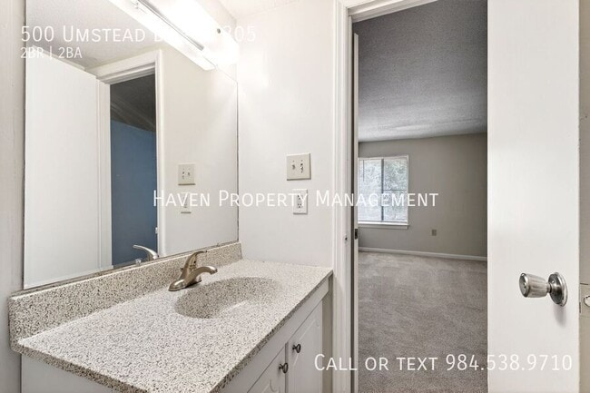 Building Photo - 500 Umstead Dr