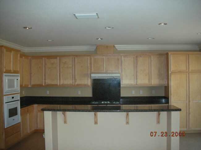 Building Photo - 7113 S Hill Ct