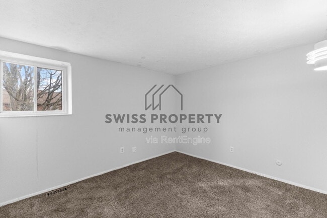 Building Photo - 5 King Arthur Ct