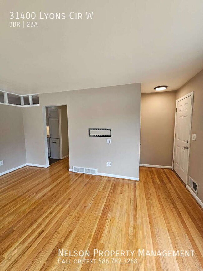 Building Photo - 31400 Lyons Cir W