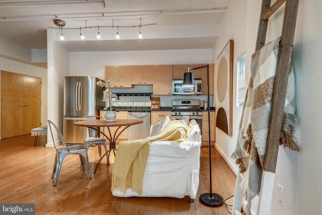 Building Photo - 1125 11th St NW