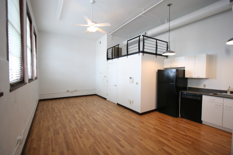 Building Photo - 301 Central Ave NE