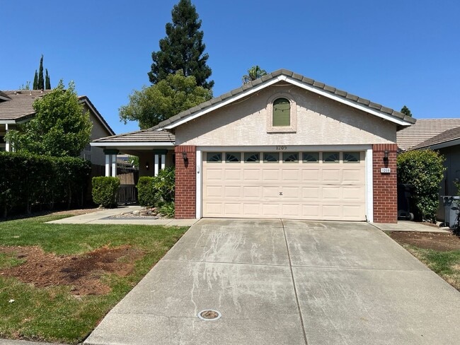 Primary Photo - Gorgeous Broadstone home near Kemp Park.