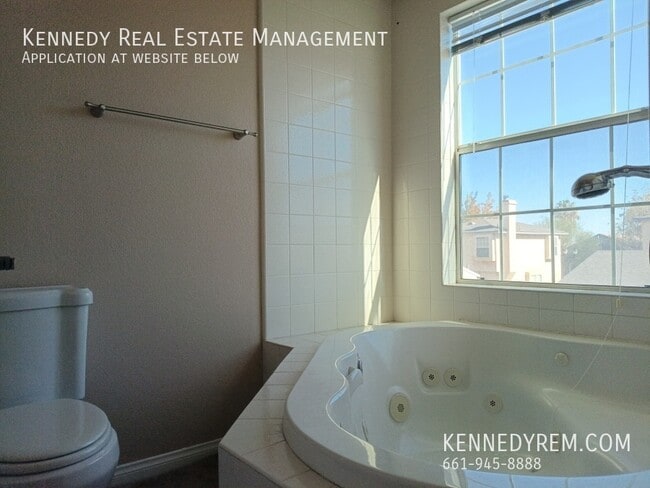 Building Photo - 461 W Ave K