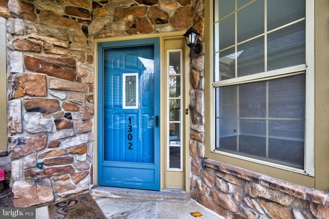 Building Photo - 1302 Foxmeadow Cir