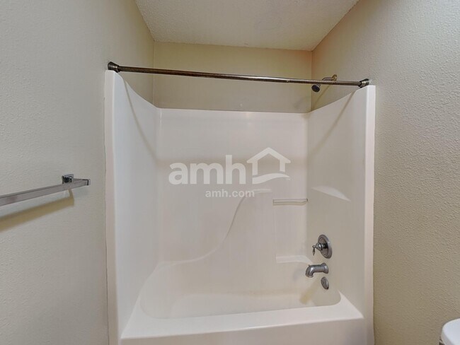 Building Photo - 5647 James Blair Dr