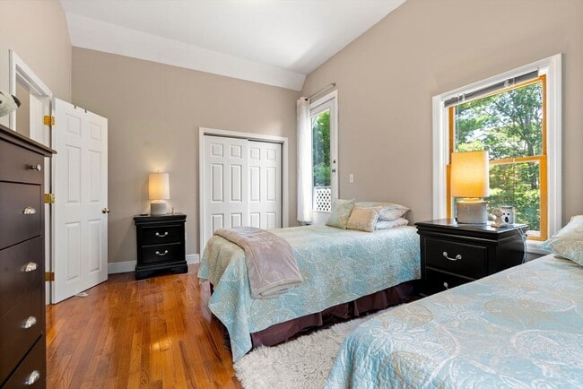 Building Photo - 22 Witham St