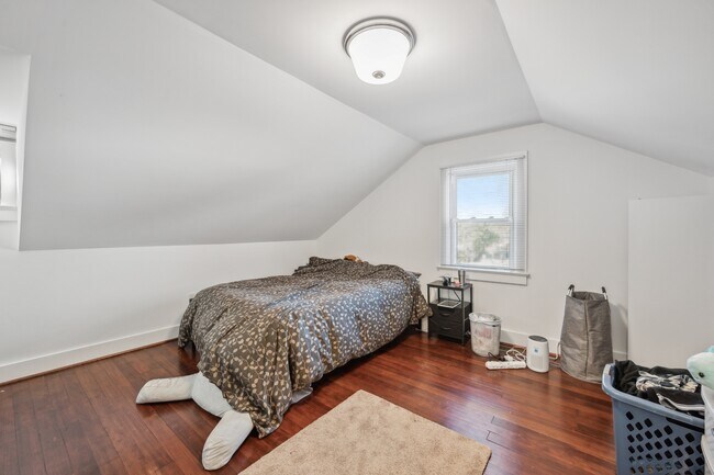 Building Photo - 4800 Berwyn Rd