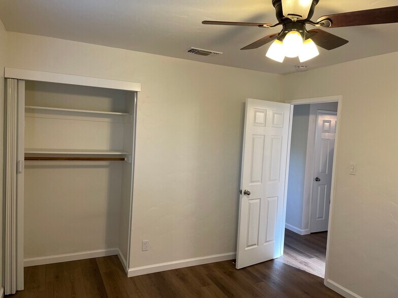 Building Photo - 13621 Fair Oaks Blvd