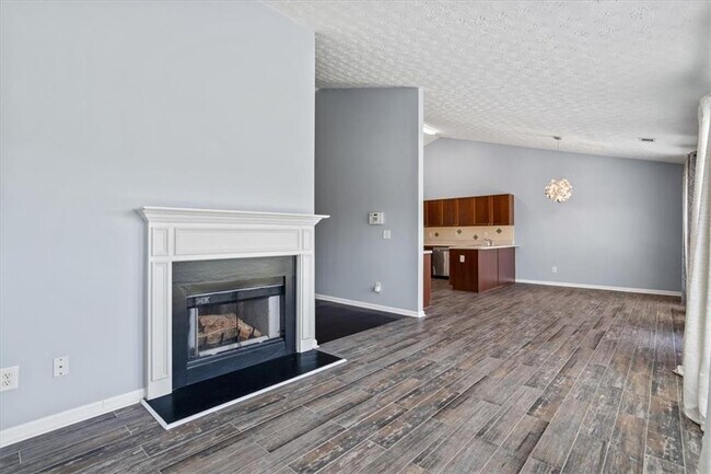 Building Photo - 2615 Snowcrest Pl
