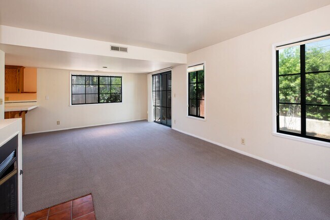 Building Photo - 327 Rancheria St