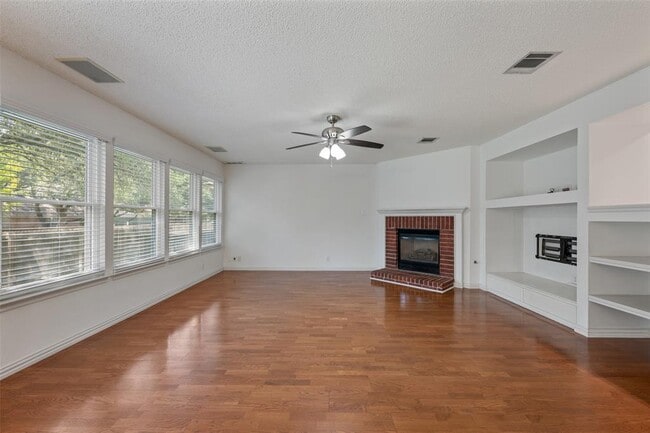 Building Photo - 3635 Flora Vista Loop