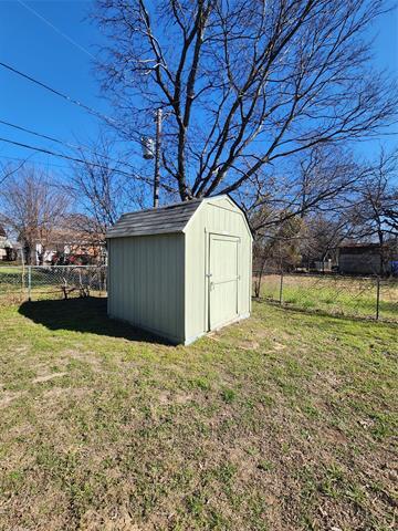 Building Photo - 628 E Renfro St