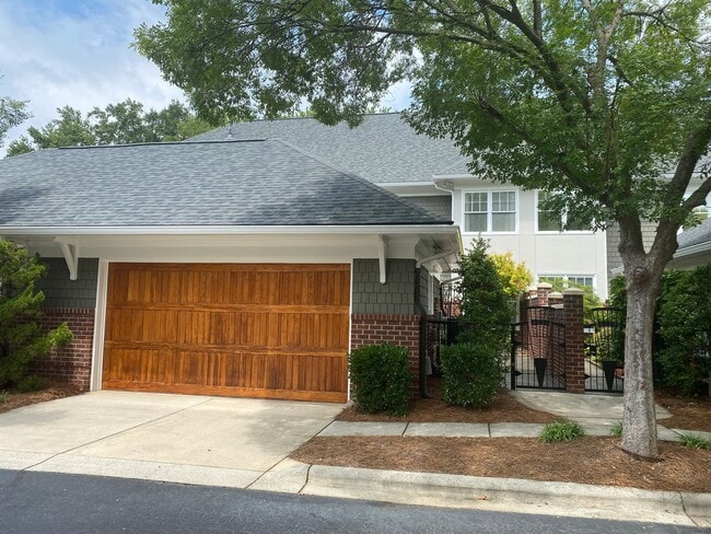Building Photo - Elegant 4-Bedroom Luxury Townhome in South...