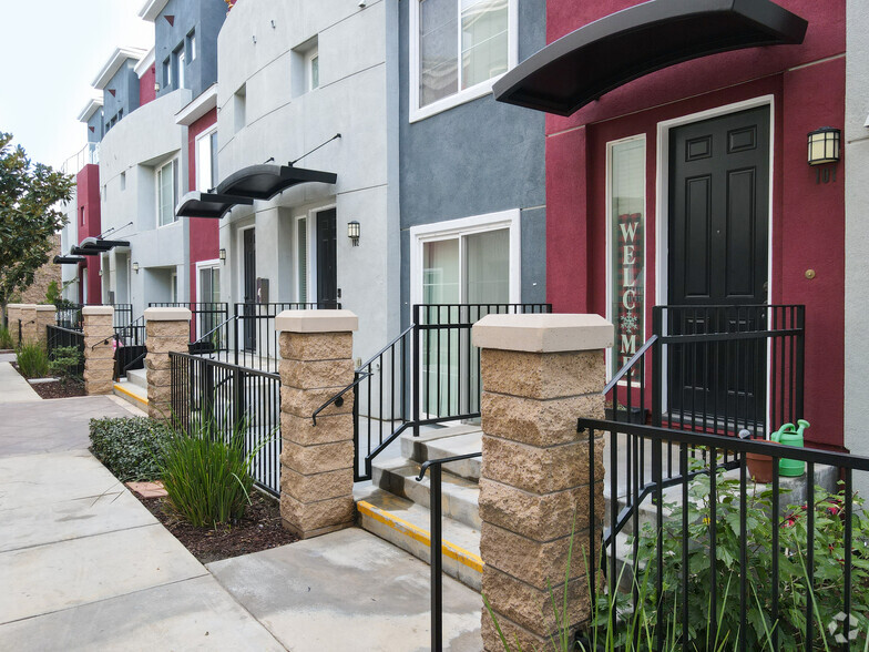 Building Photo - Magnolia Court Townhomes