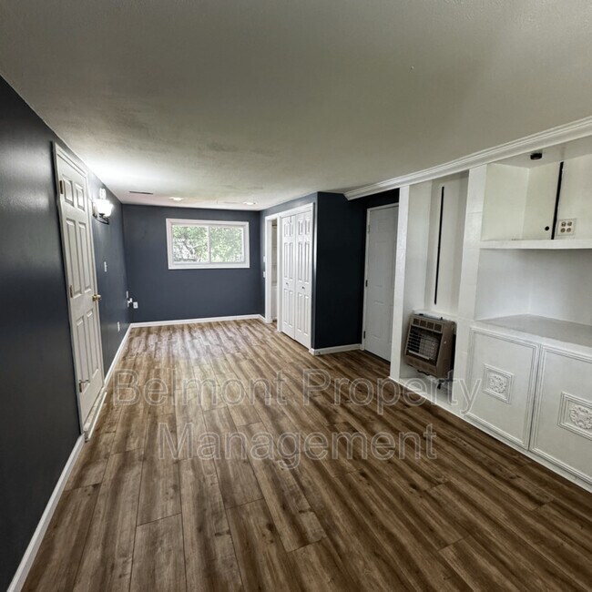 Building Photo - 23960 Willowbrook Dr