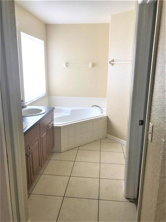 Building Photo - 3480 Hawkin Dr
