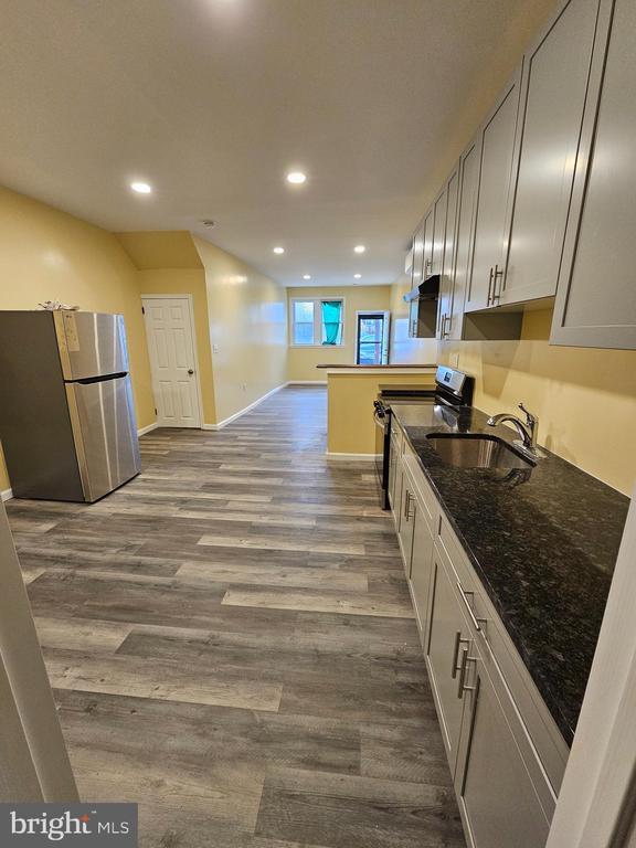 Building Photo - 1535 N 60th St