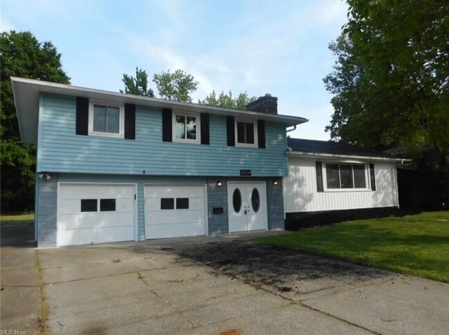 Primary Photo - 29538 Meadow St