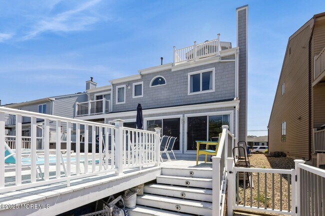 Building Photo - 22 Longpoint Dr