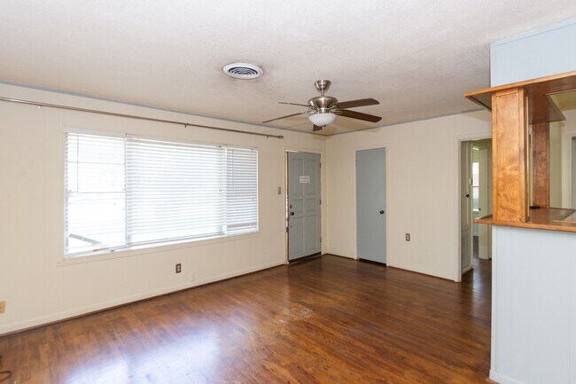 Building Photo - 1737 S Park