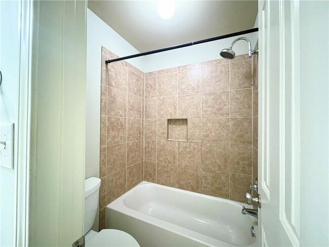 Building Photo - 2620 Village Chase Dr NW