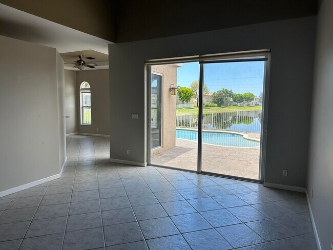 Building Photo - 127 Lancaster Way