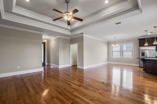 Building Photo - 2561 Lantana Ln