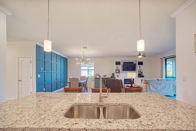 Building Photo - 6524 Clairborne Ln