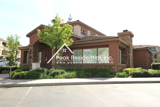 Building Photo - Wonderful 2bd/2ba Folsom Condo with 1 Car Garage!