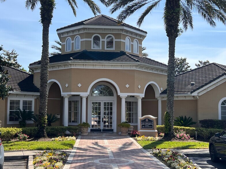 Clubhouse - 1 - 10075 Gate Pky N