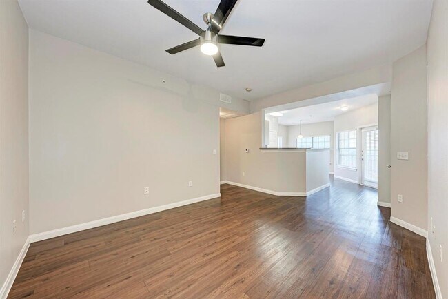 Building Photo - 2320 Gracy Farms Ln