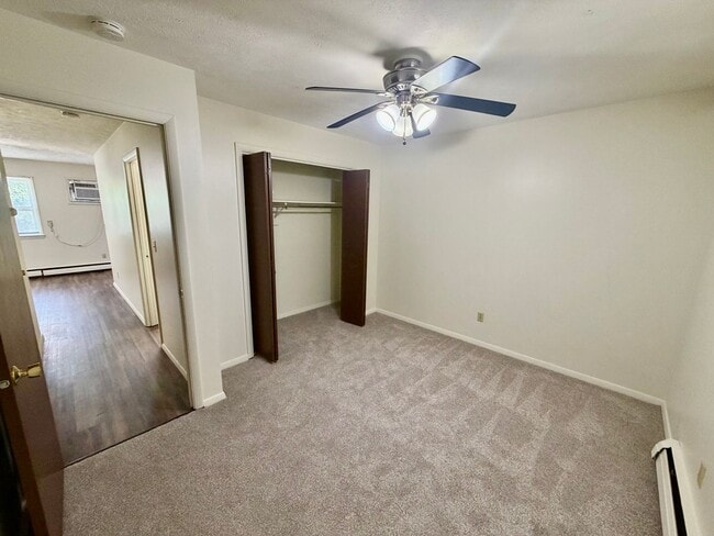 Building Photo - 102 College Park Ct