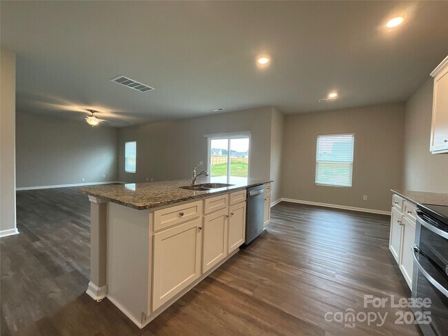 Building Photo - 6015 Ahoskie Dr