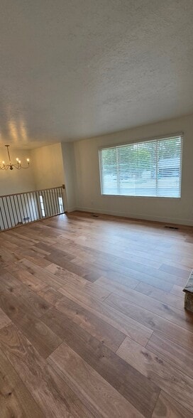 Building Photo - 386 W 1125 N