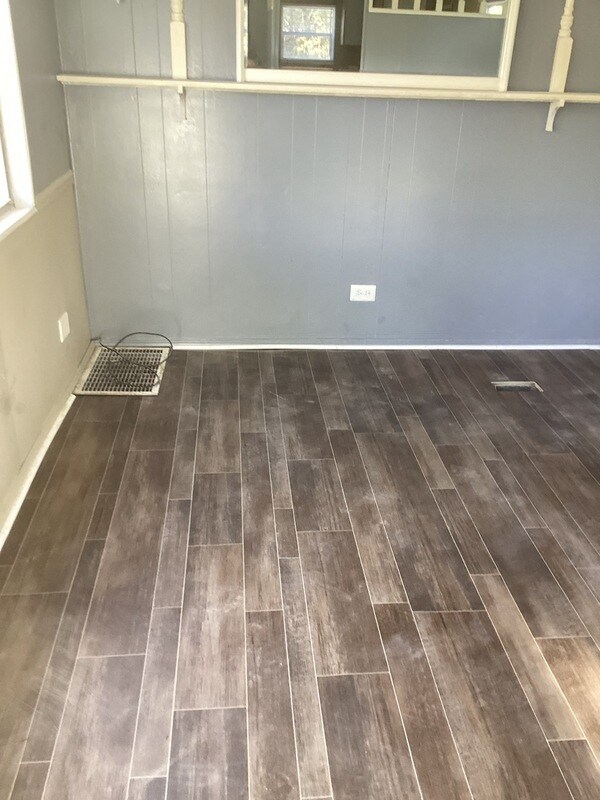 Building Photo - 126 Emily St