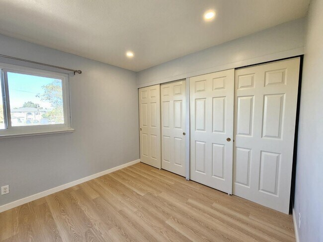 Building Photo - 2055 Aldengate Way