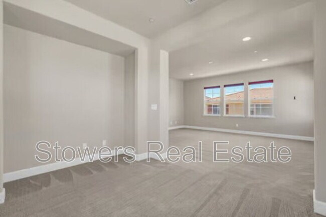 Building Photo - 521 N Miraloma Ct